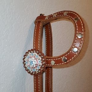 Light/medium oil one ear headstall bridle